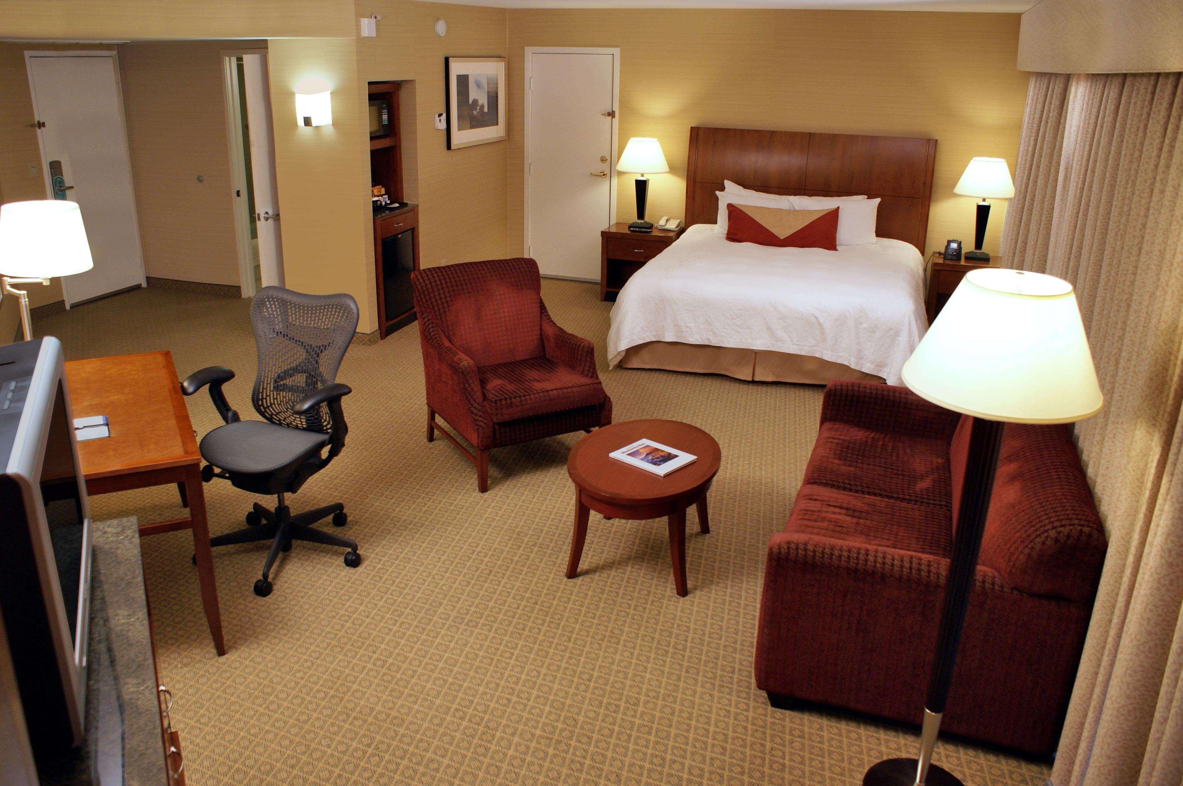 Hilton Garden Inn Монтерей Номер фото
