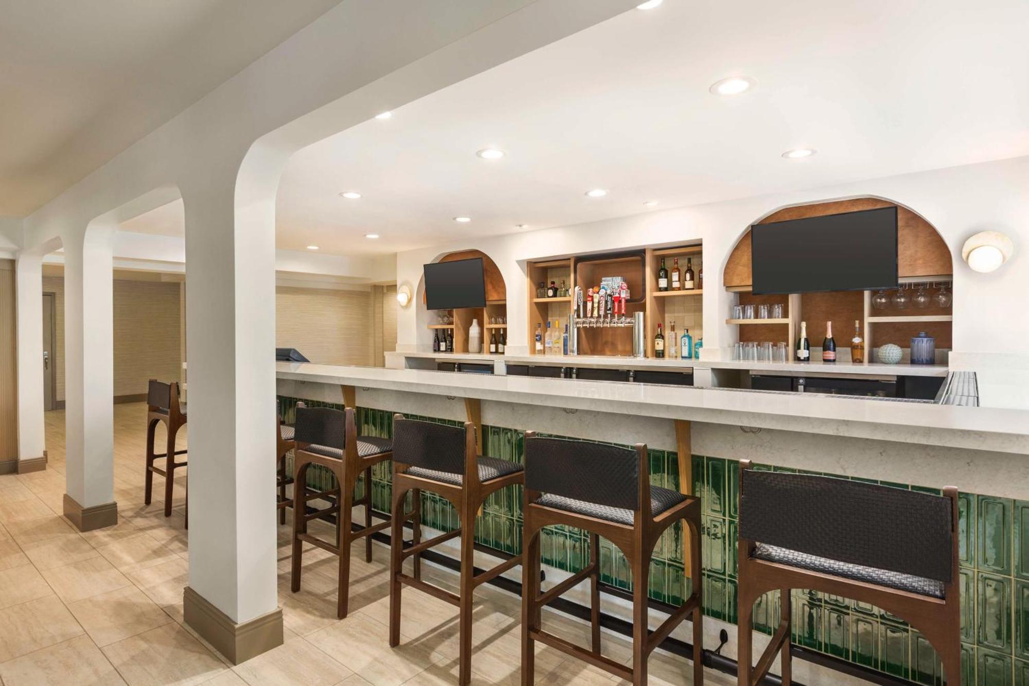 Hilton Garden Inn Монтерей Екстер'єр фото