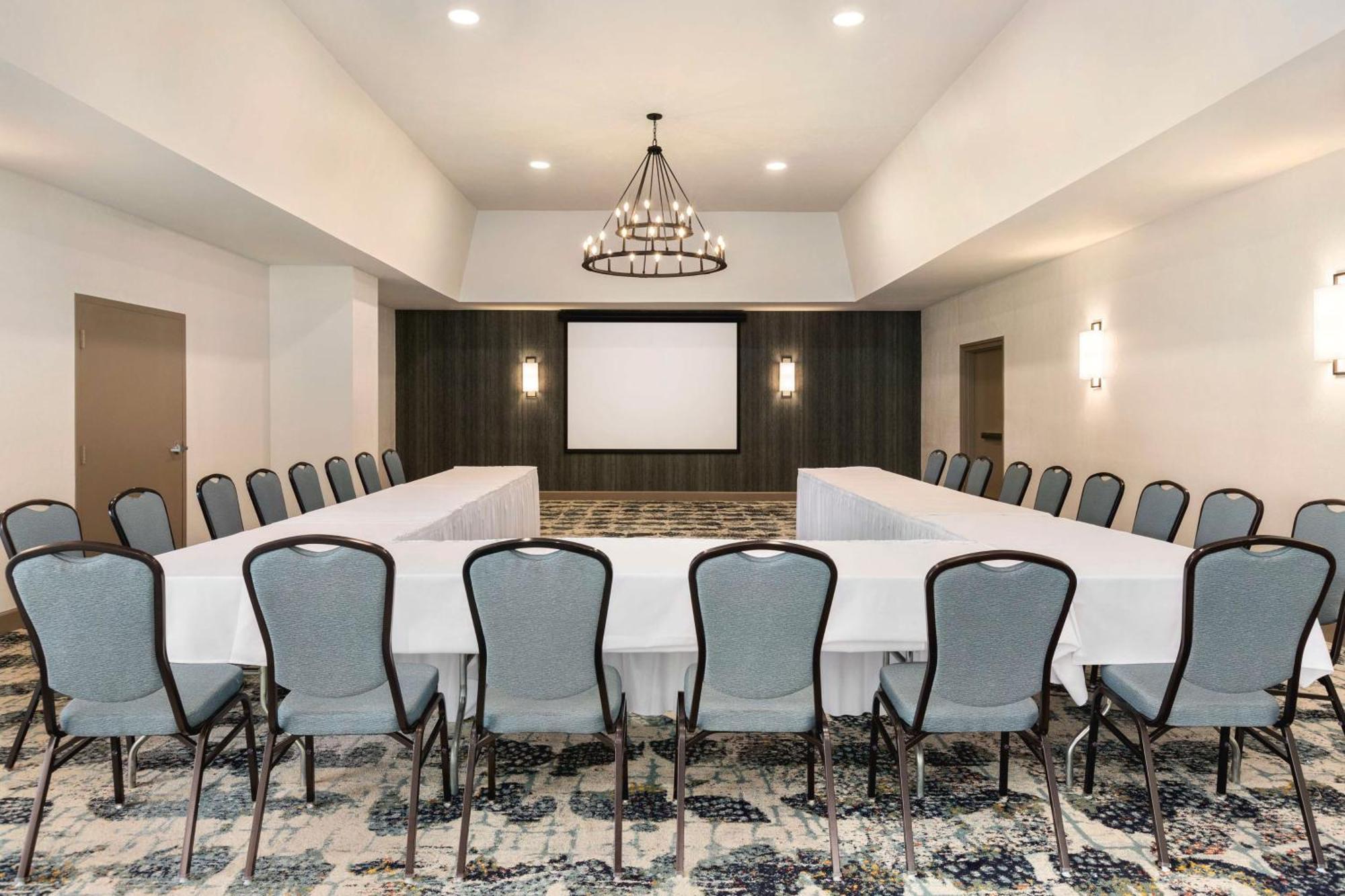 Hilton Garden Inn Монтерей Екстер'єр фото