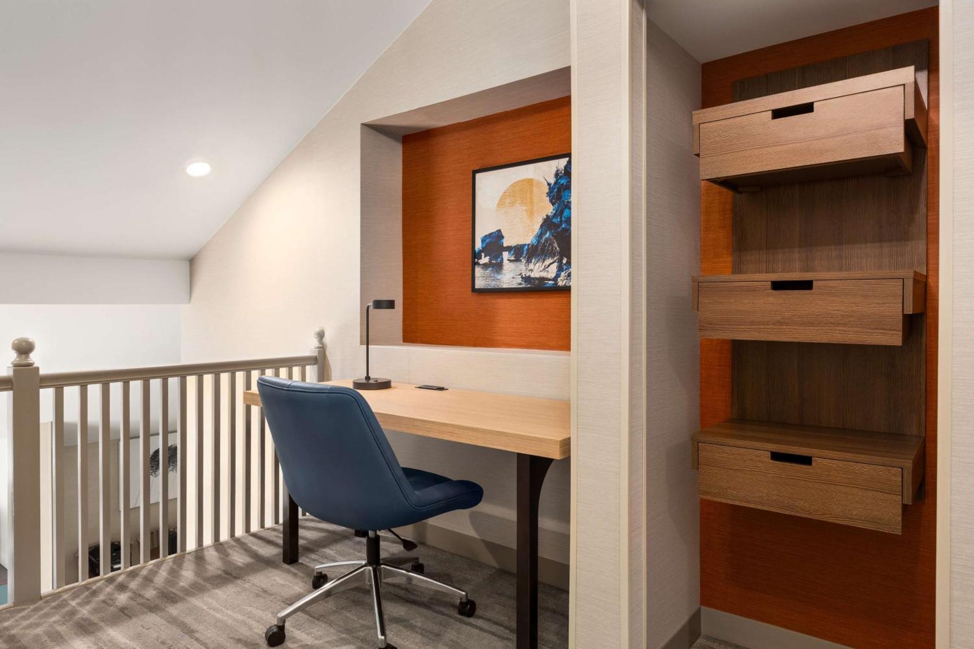 Hilton Garden Inn Монтерей Екстер'єр фото
